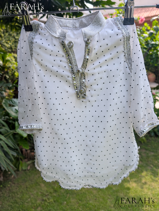 Silver-Embellished Festive Kurti with Jacquard Trousers (2-Piece Set)